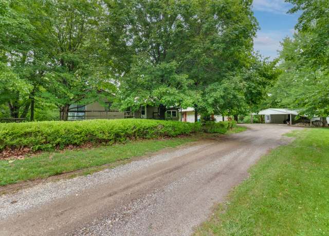 Property at 14017 Twin Grove Rd, Bloomington, IL 61705, 3 beds, 2 baths
