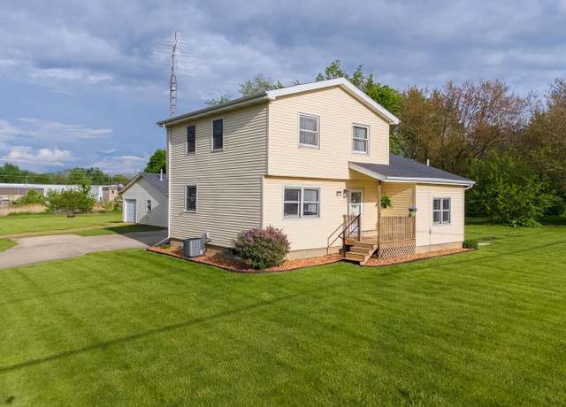 Property at 1702 Bunn St, Bloomington, IL 61701, 4 beds, 2.5 baths