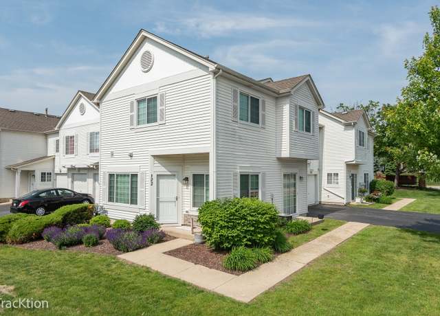 Property at 122 Creston Cir #122, Aurora, IL 60504, 2 beds, 1.5 baths