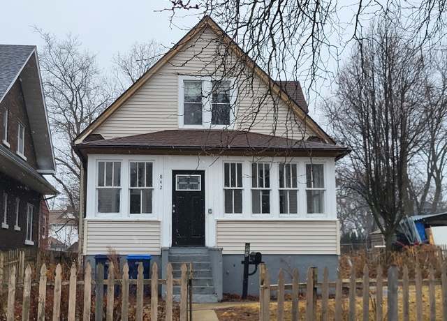 Property at 842 Wadsworth Ave, Waukegan, IL 60085, 3 beds, 1 bath