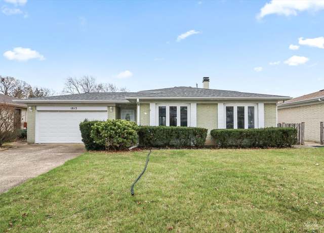 Property at 1813 W Pheasant Trl, Mount Prospect, IL 60056, 3 beds, 2 baths