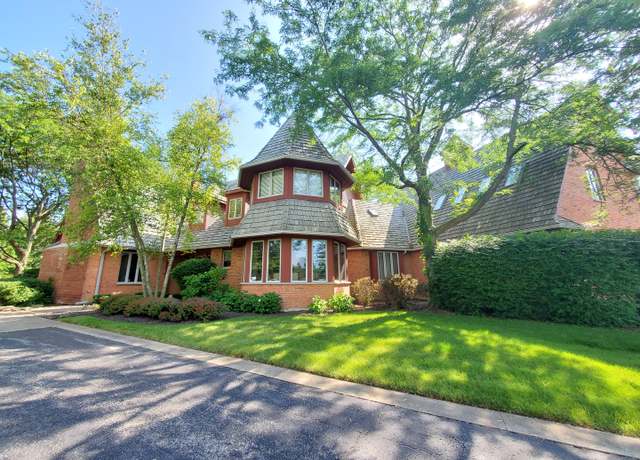 Property at 37418 N Fox Hill Dr, Wadsworth, IL 60083, 6 beds, 5.5 baths