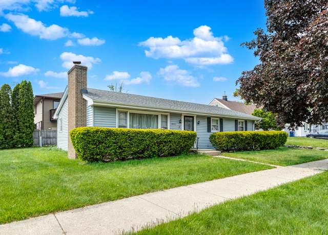 Property at 1903 Marshall Pkwy, Waukegan, IL 60085, 3 beds, 2.5 baths