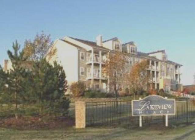 Property at 1259 W Lake St #304, Addison, IL 60101, 3 beds, 2 baths