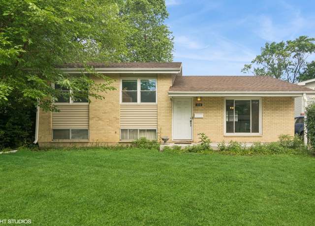 Property at 1016 Beverly Dr, Wheeling, IL 60090, 3 beds, 1.5 baths