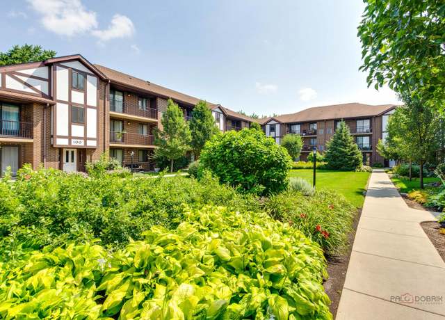 Property at 915 N York St N #403, Elmhurst, IL 60126, 2 beds, 2 baths