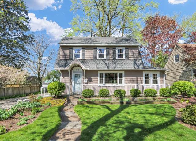 Property at 513 S Chicago Ave, Champaign, IL 61821, 3 beds, 1.5 baths