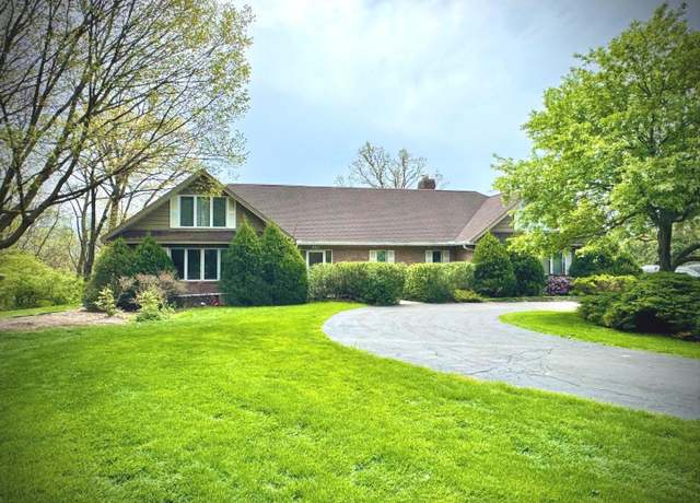 Property at 951 Hillcrest Rd, Elgin, IL 60123, 5 beds, 5 baths