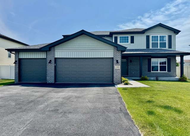 Property at 1389 Clifton Ave, Beecher, IL 60401, 4 beds, 2.5 baths