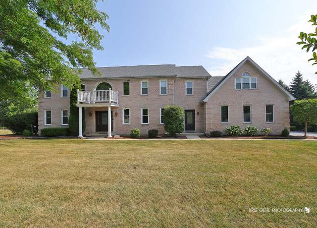 Property at 1 Sandpiper Ln, Hawthorn Woods, IL 60047, 6 beds, 4.5 baths