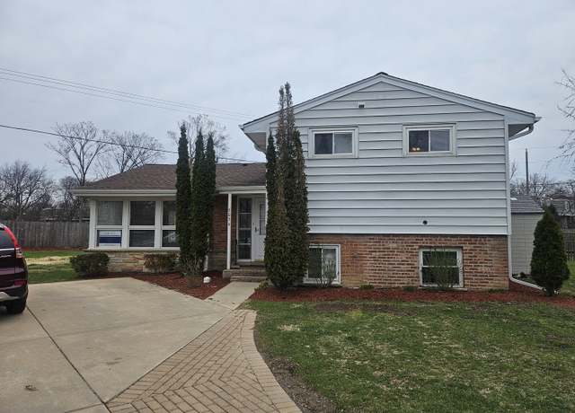 Property at 3036 Barclay Ln, Wilmette, IL 60091, 4 beds, 3 baths