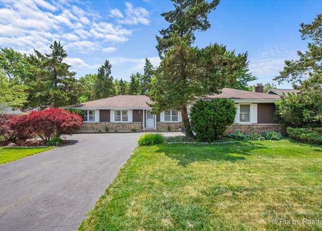 Property at 442 Kings Way, Mundelein, IL 60060, 3 beds, 2 baths