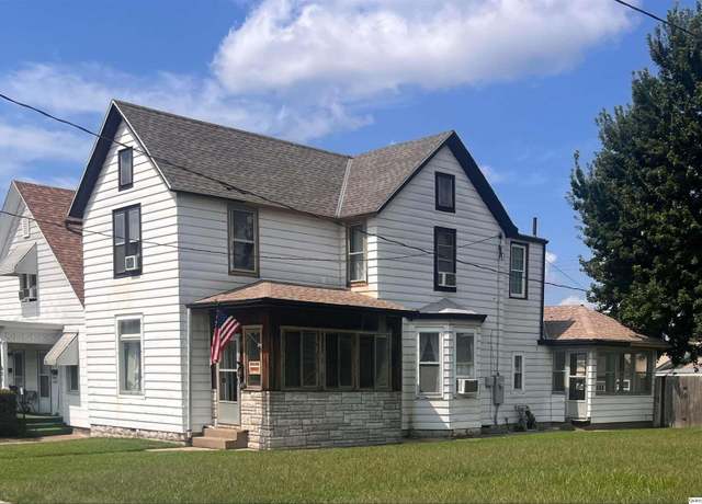 Property at 623 Payson Ave, Quincy, IL 62301, 3 beds, 2 baths