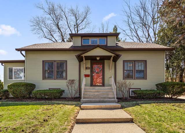 Property at 59 W Maple Ave, Roselle, IL 60172, 4 beds, 2 baths