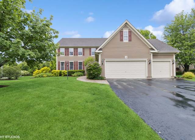 Property at 5 N Chestnut Ct, Hawthorn Woods, IL 60047, 3 beds, 2.5 baths