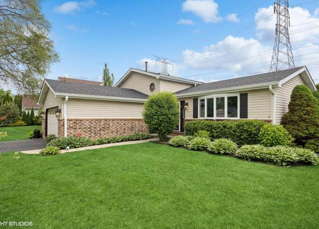 Property at 269 Cascade Dr, Crystal Lake, IL 60012, 3 beds, 2 baths