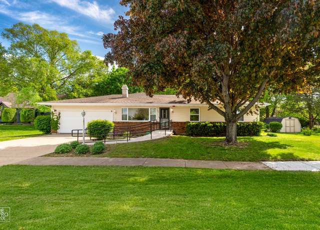 Property at 124 Naden Ct, Yorkville, IL 60560, 4 beds, 4 baths