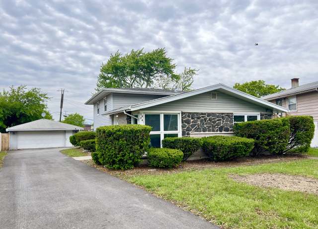 Property at 16742 Sunset Ridge Dr, Country Club Hills, IL 60478, 4 beds, 2 baths