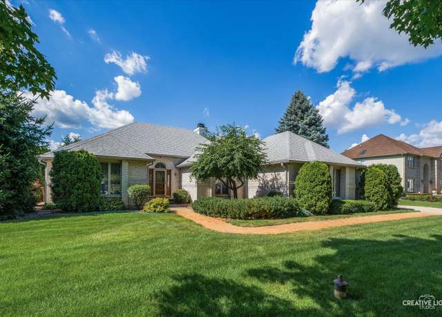 Property at 63 N Royal Oaks Dr, Bristol, IL 60512, 3 beds, 2 baths
