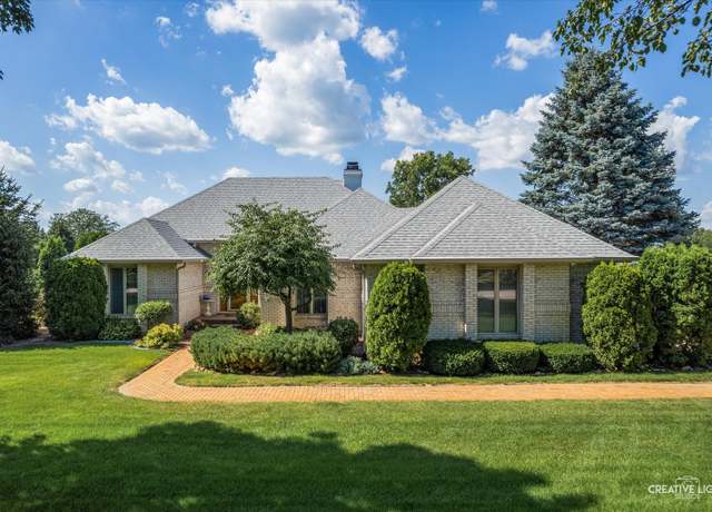 Property at 63 N Royal Oaks Dr, Bristol, IL 60512, 3 beds, 2 baths