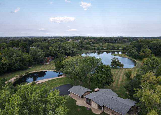 Property at 330 S Barrington Rd, Barrington, IL 60010, 3 beds, 2 baths