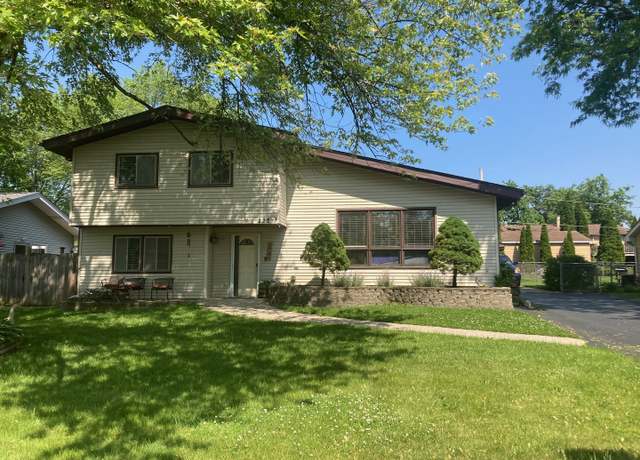 Property at 111 Magnolia Ln, Lindenhurst, IL 60046, 3 beds, 1.5 baths