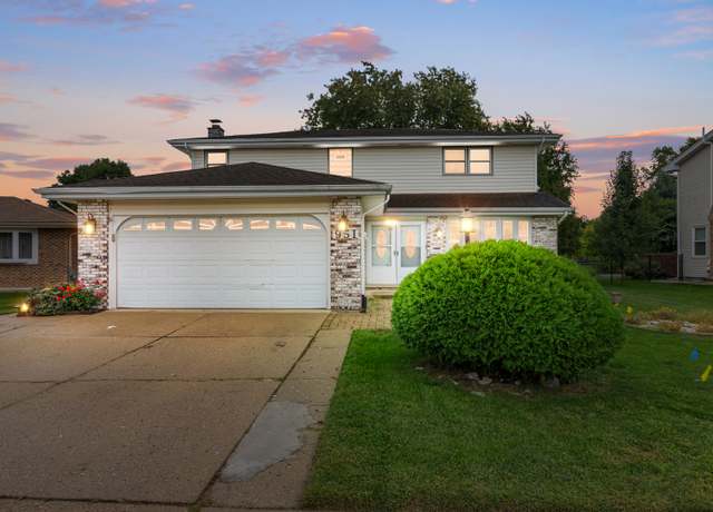 Property at 951 Dearborn Cir, Carol Stream, IL 60188, 5 beds, 3.5 baths