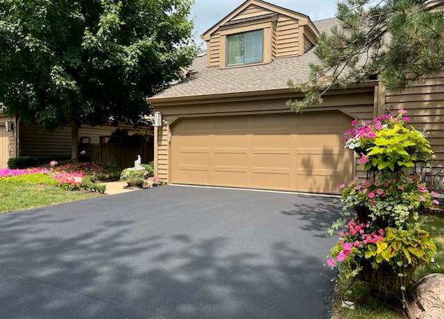 Property at 982 Longmeadow Ct #1025, Lake Barrington, IL 60010, 3 beds, 3 baths