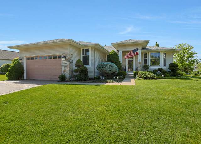 Property at 12609 Oak Grove Dr, Huntley, IL 60142, 2 beds, 2 baths