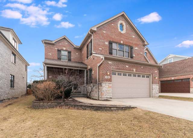 Property at 916 S Chatham Ave, Elmhurst, IL 60126, 5 beds, 4.5 baths