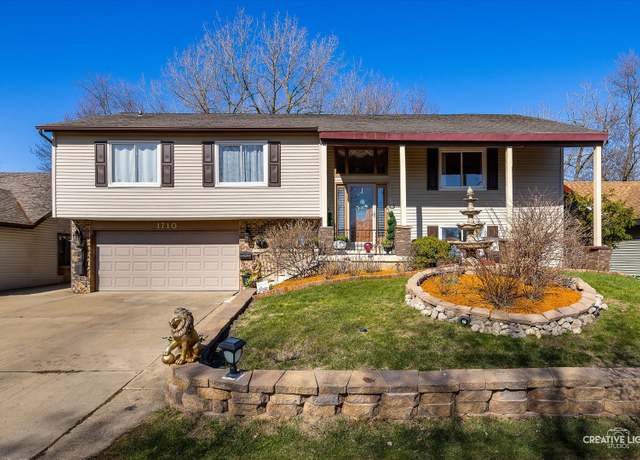 Property at 1710 Arlington Dr, Hanover Park, IL 60133, 4 beds, 2 baths