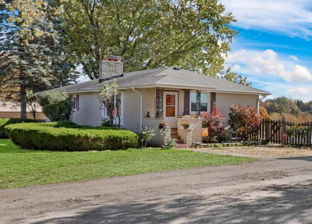 Property at 22345 W North Ave, Antioch, IL 60002, 4 beds, 2 baths