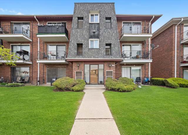 Property at 11915 S Lawndale Ave Unit 2C4, Alsip, IL 60803, 2 beds, 1 bath