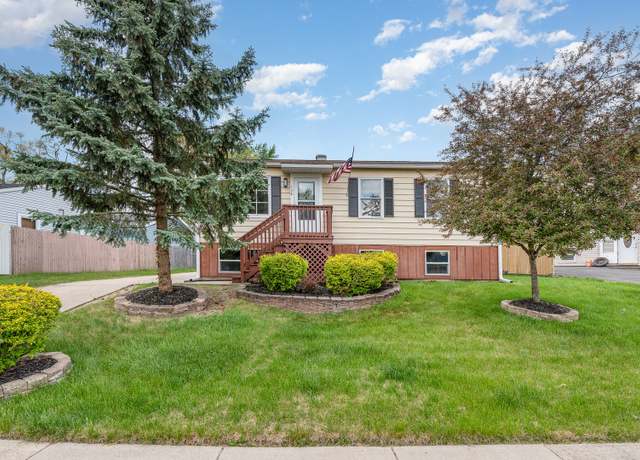 Property at 138 Cedar Cir, Streamwood, IL 60107, 5 beds, 2 baths