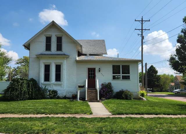 Property at 202 11th Ave, Sterling, IL 61081, 3 beds, 2 baths