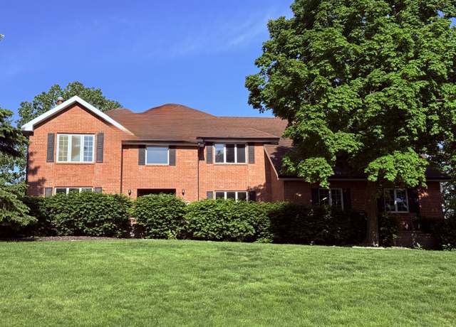 Property at 10 Black Walnut Trl, Palos Park, IL 60464, 4 beds, 3.5 baths