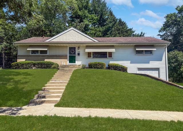 Property at 205 N Mernitz Ave, Freeport, IL 61032, 4 beds, 1.5 baths