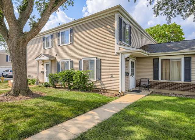 Property at 1072 Cove Dr, Prospect Heights, IL 60070, 2 beds, 1 bath