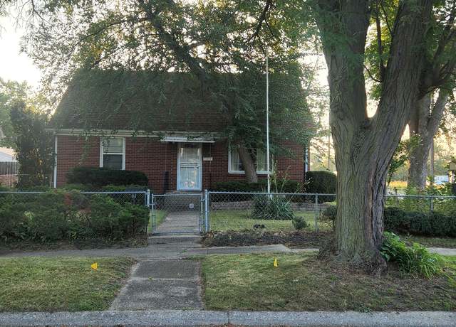 Property at 2746 10th St, Rockford, IL 61109, 4 beds, 2 baths