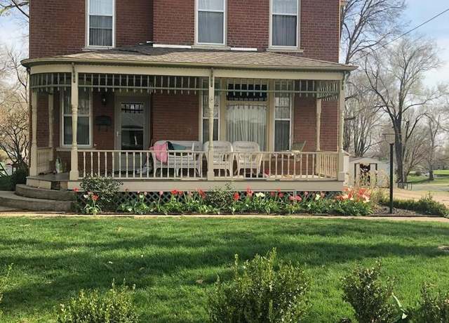 Property at 286 Williams St, Barry, IL 62312, 4 beds, 2 baths