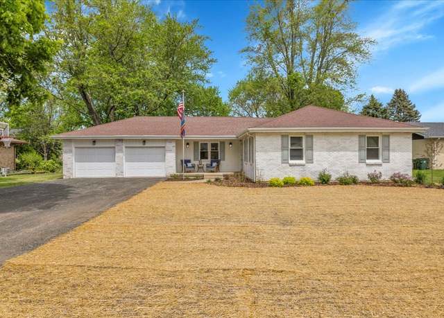 Property at 205 Pleasure Dr, Yorkville, IL 60560, 3 beds, 2 baths