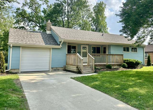 Property at 906 W Walnut St, Kankakee, IL 60901, 3 beds, 1 bath