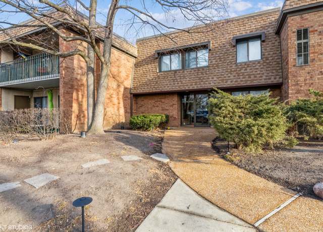 Property at 250 Old Oak Dr #275, Buffalo Grove, IL 60089, 2 beds, 2 baths