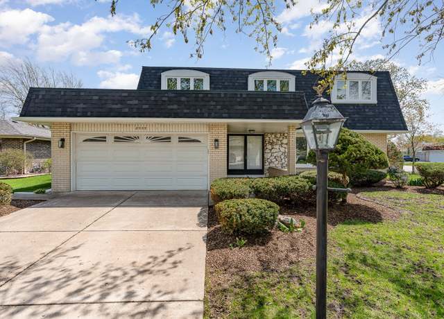 Property at 8559 S Broadmoor Dr, Palos Hills, IL 60465, 4 beds, 2.5 baths