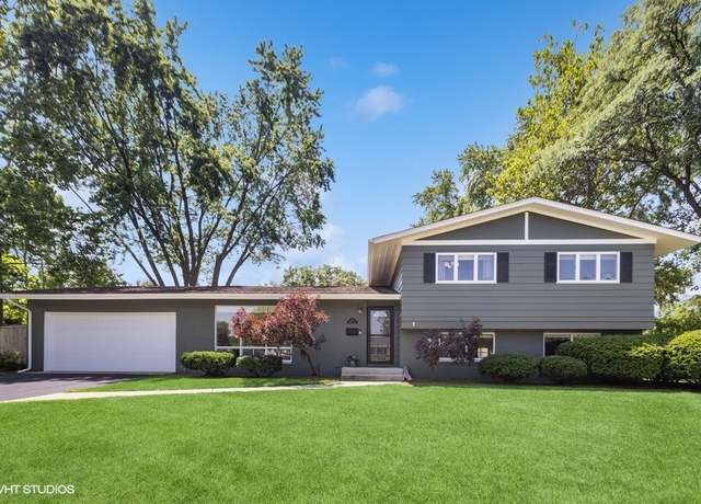 Property at 527 Maple Ln, Geneva, IL 60134, 3 beds, 2.5 baths