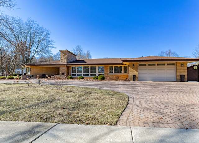 Property at 711 E Greenview Rd, Itasca, IL 60143, 5 beds, 3.5 baths