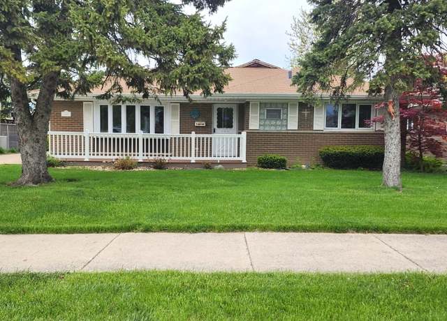 Property at 5900 W 110th St, Chicago Ridge, IL 60415, 3 beds, 2 baths