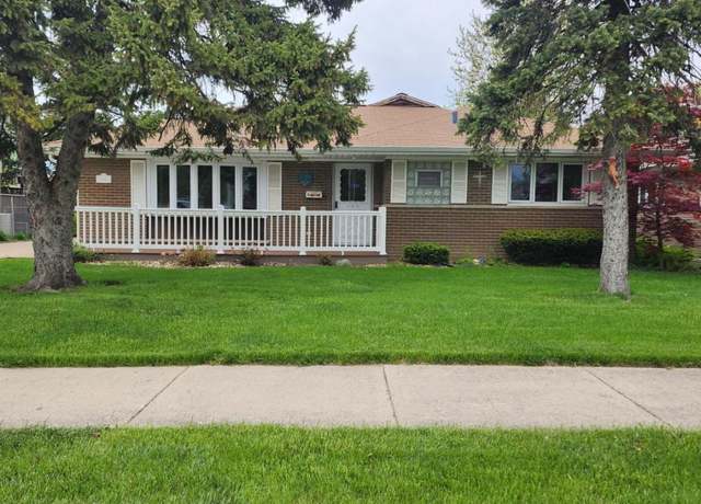 Property at 5900 W 110th St, Chicago Ridge, IL 60415, 3 beds, 2 baths