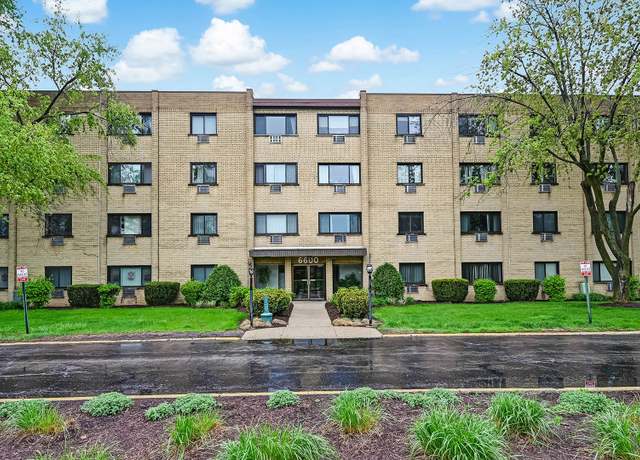 Property at 6600 S Brainard Ave #402, Countryside, IL 60525, 1 bed, 1 bath