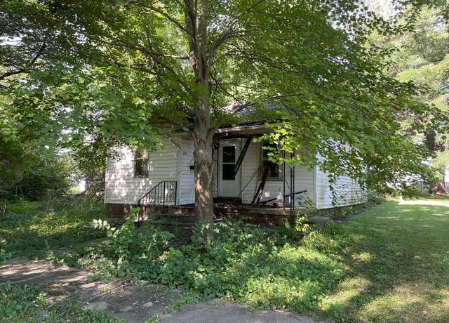 Property at 608 S Elm St, Villa Grove, IL 61956, 2 beds, 1 bath